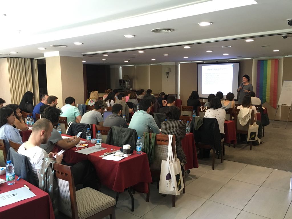 Türkiye’deki sığınma sistemi, mültecileri insan kaçakçılarına mecbur bırakıyor | Kaos GL - LGBTİ+ Haber Portalı Haber